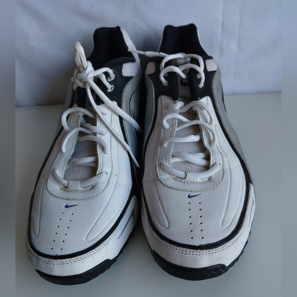 Nike shoes - Picture 2 of 7